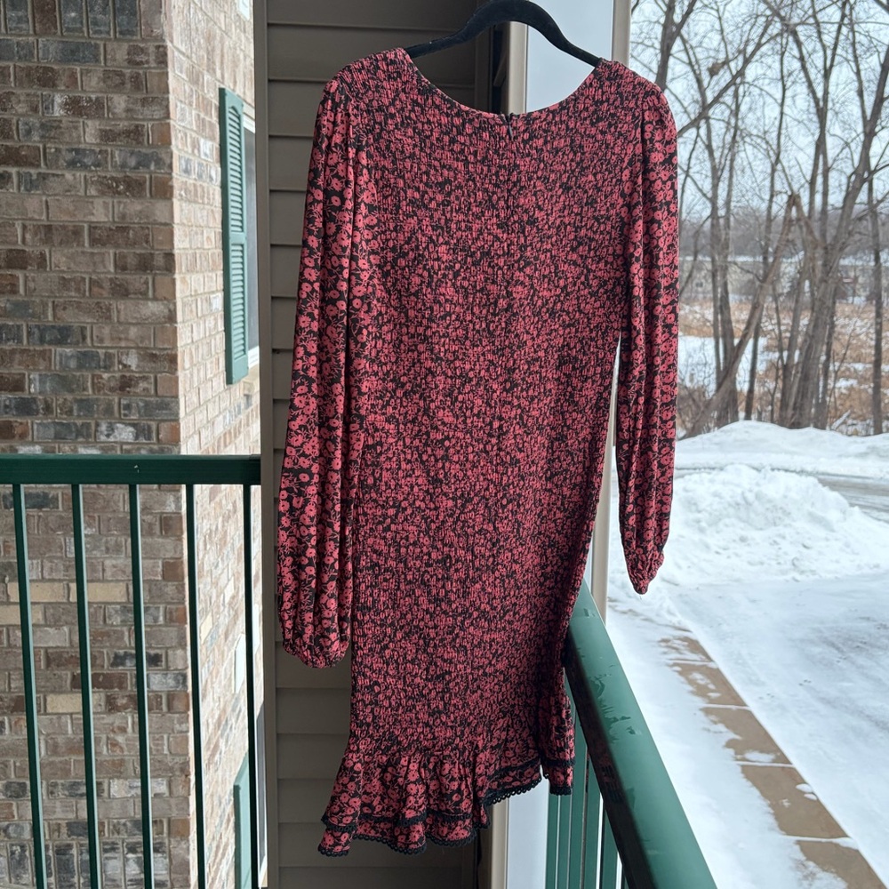 🆕🌹Lost+Wander Black Mauve Floral Smocked Mini Dress Long Sleeve Ruffle Hem SizeM - Picture 4 of 16